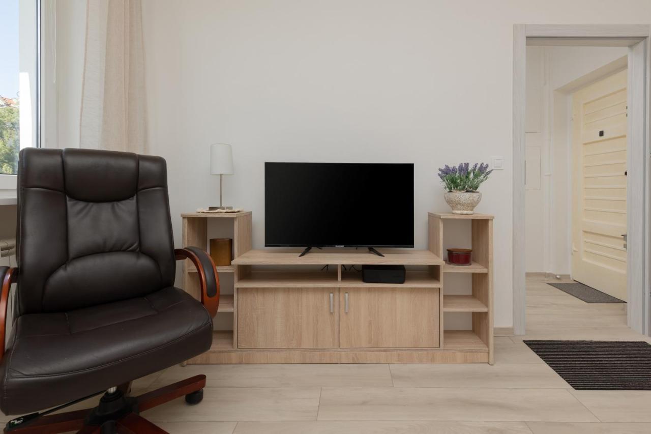 Raclawicka Cozy Studio Apartment By Noclegi Renters Warsaw Exterior photo